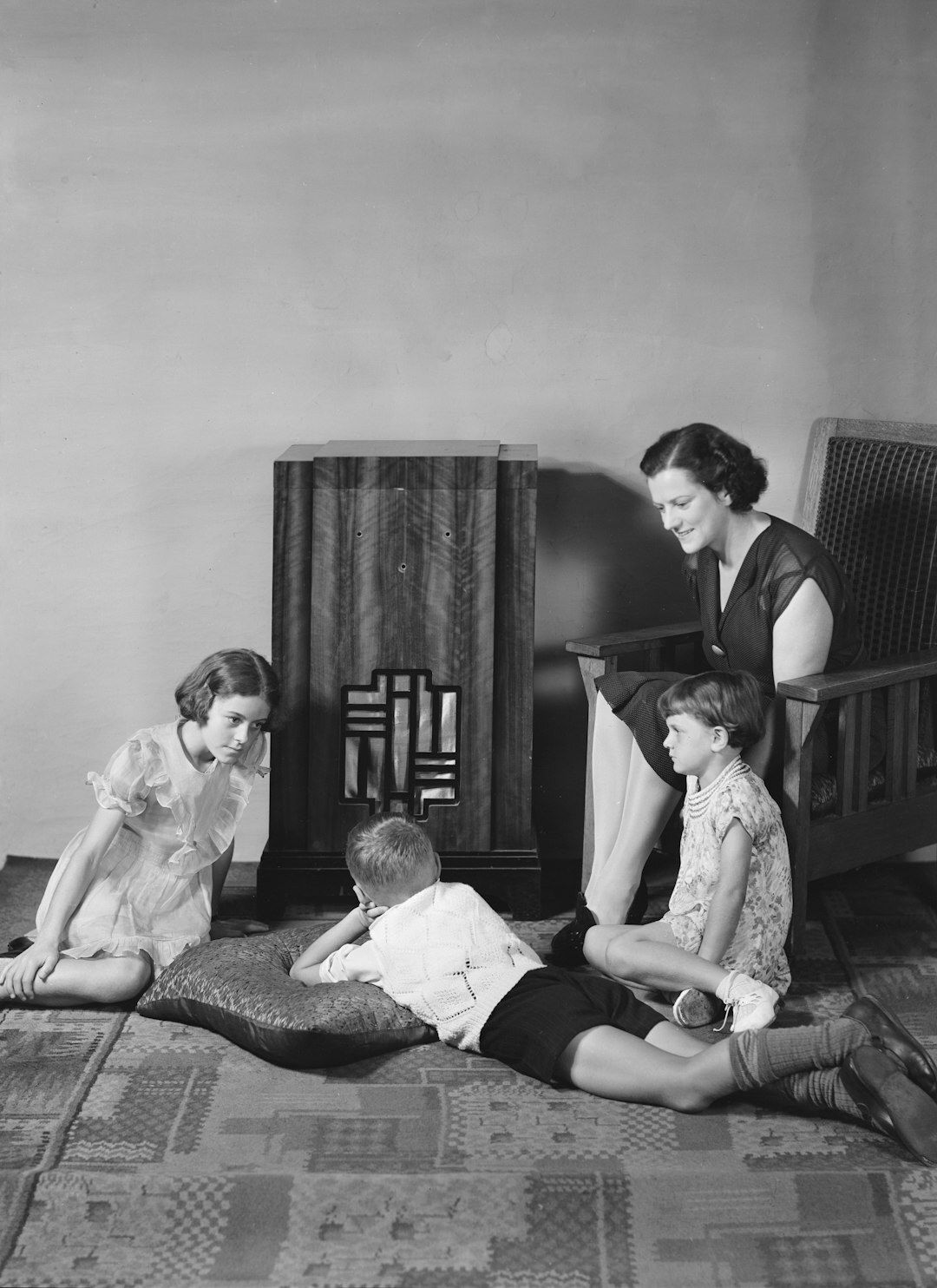 children watching old tv shows